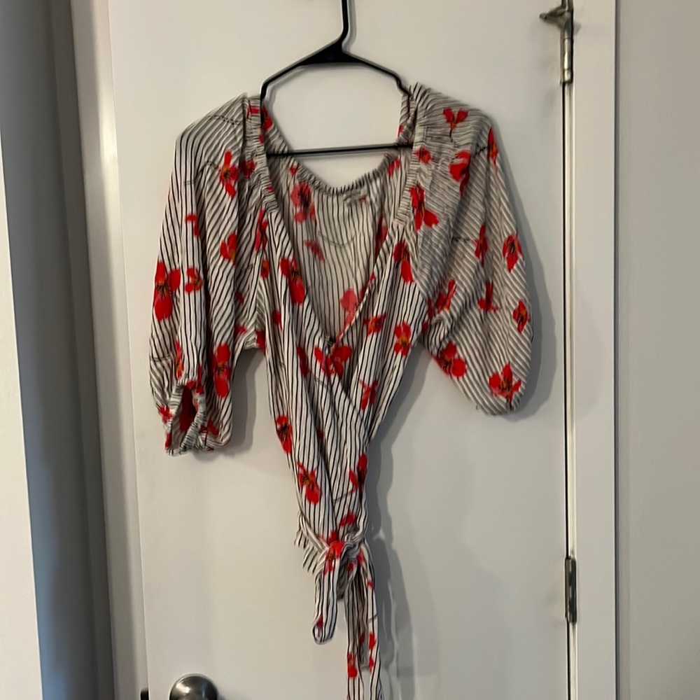 Billabong summer blouse, in great condition!